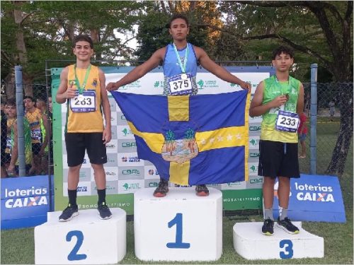 Foto: Russas brilha no atletismo: equipe sub-16 conquista títulos, recorde e vaga em campeonato nacional