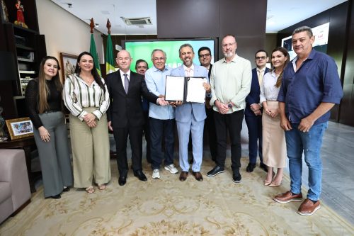 Foto: Novo parque industrial calçadista do Ceará terá investimento de R$ 40 milhões e geração de 800 empregos, anuncia Elmano de Freitas