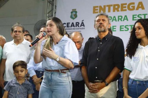 Foto: Limoeiro do Norte recebe novo CEI e 691 tablets para estudantes