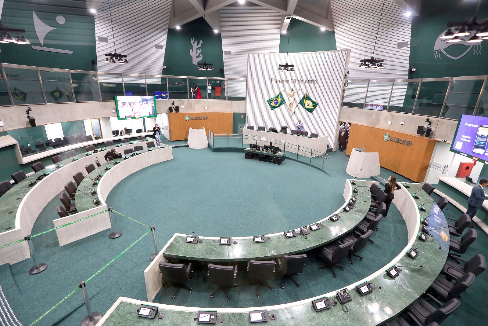 Foto: Alece homenageia trajetórias de deputados com mais de 25 anos de mandato