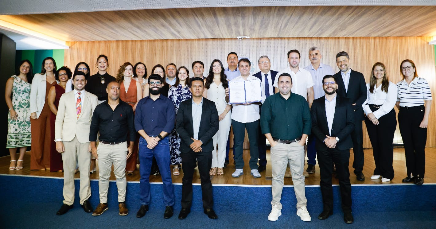 Foto: Prefeito Evandro Leitão empossa 15 novos servidores para a PGM