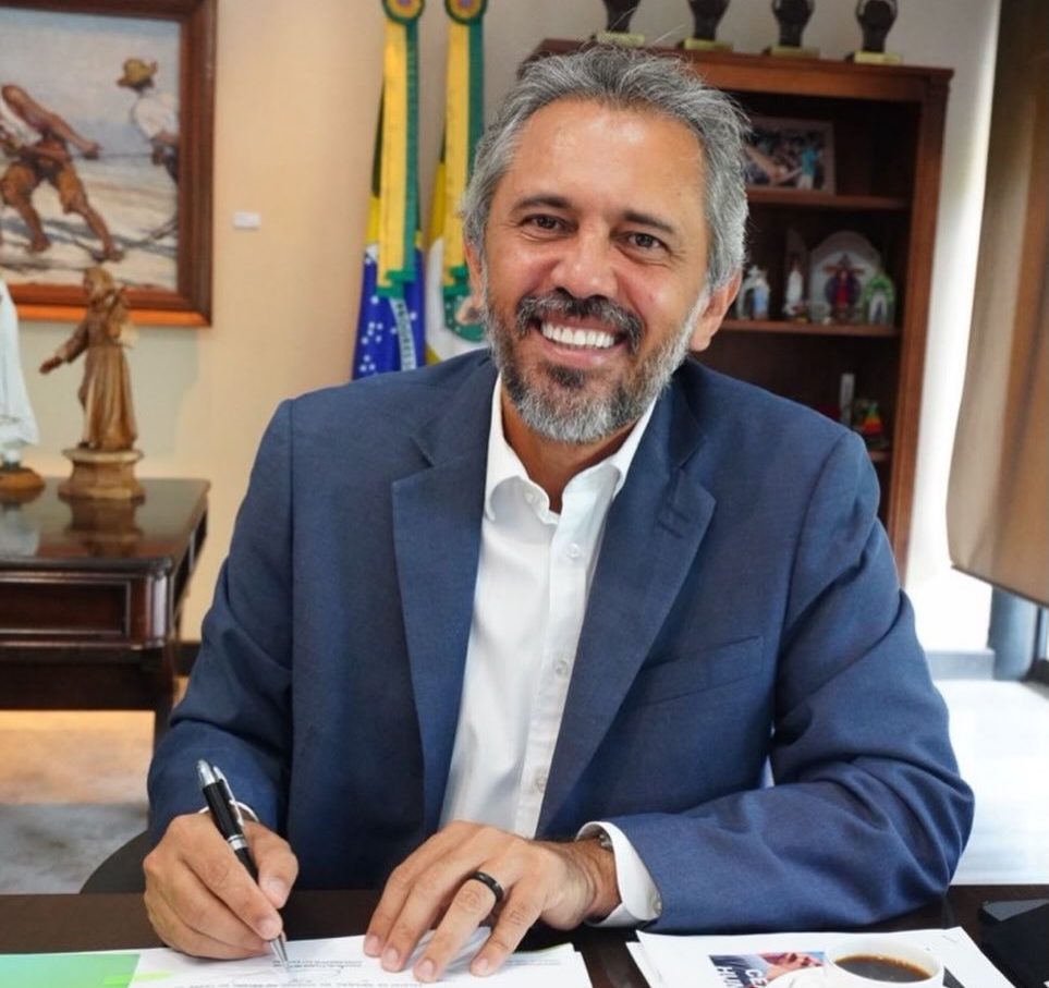 Foto: Governador Elmano de Freitas assina acordo de R$ 622 milhões para duplicação do Eixão das Águas