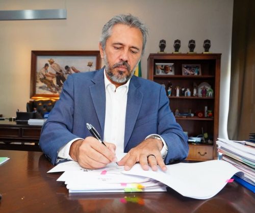 Foto: Governador Elmano de Freitas decreta ponto facultativo para o dia 26 de dezembro