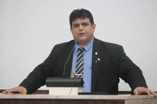 Foto: Vereador Jorge Pinheiro reage e exige nomes após acusações “generalizadas” no plenário de Fortaleza