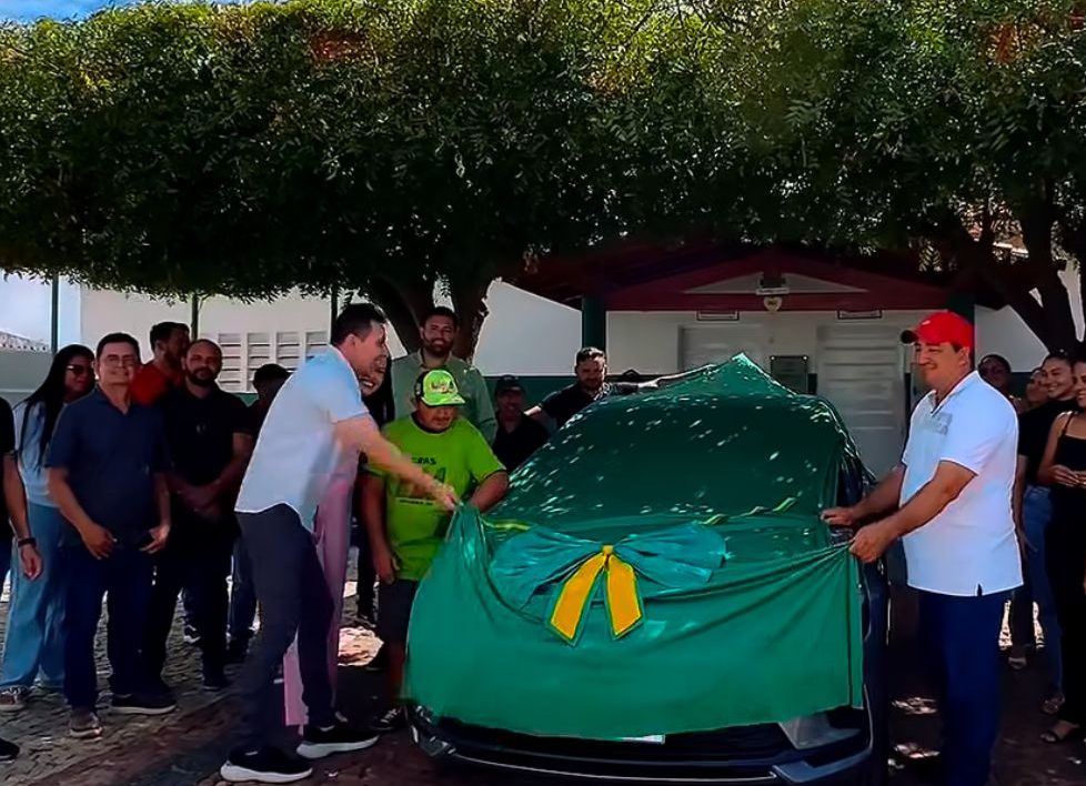 Foto: Prefeito de Catarina, Dr. Renan Guedes, destaca reforço à Assistência Social com novo veículo do CRAS