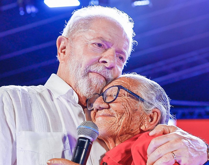 Foto: Presidente Lula sanciona lei que protege aposentados contra descontos indevidos no INSS