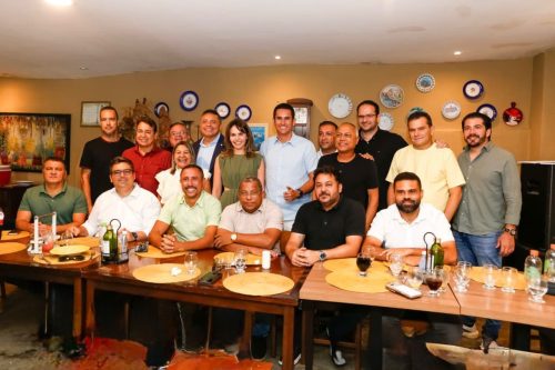 Foto: Deputado federal Domingos Neto reúne vereadores e lideranças de Fortaleza