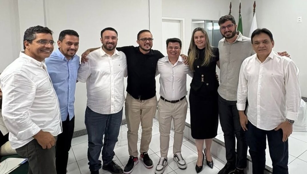 Foto: Prefeita de Limoeiro do Norte, Dilmara Amaral cobra mais recursos da bancada federal em reunião na Aprece