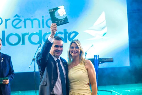 Foto: Simão Pedro recebe prêmio como 2º deputado estadual mais bem avaliado no Prêmio Nordeste