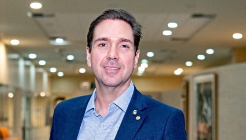 Foto: Secretário Eduardo Bismarck anuncia mais voos internacionais e reforça projeção turística do Ceará