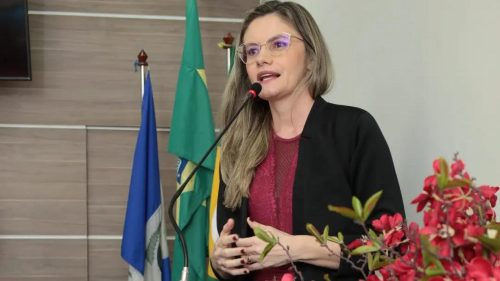 Foto: Prefeita Dilmara Amaral inaugura Praça Maria Viliam na comunidade de Arraial em Limoeiro do Norte