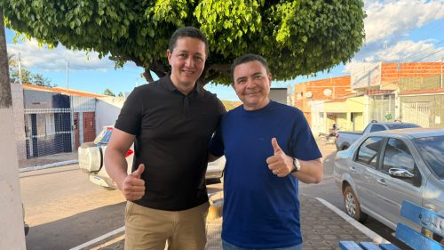 Foto: Carlos Kleber cumpre agenda com o prefeito Glêdson Bezerra e lideranças do setor produtivo no Cariri