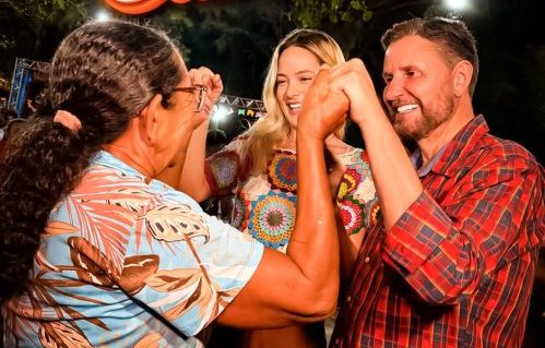 Foto: Romeu Aldigueri participa do I Chitão dos Amigos e reencontra lideranças políticas em Camocim